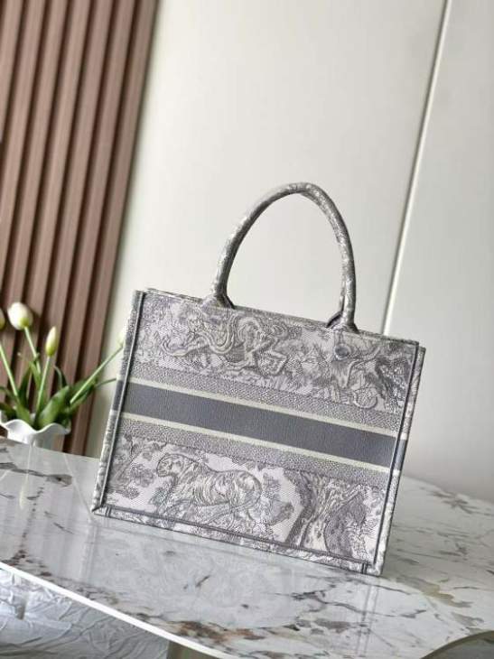 Picture of Dior Handbags _SKUfw239222976fw